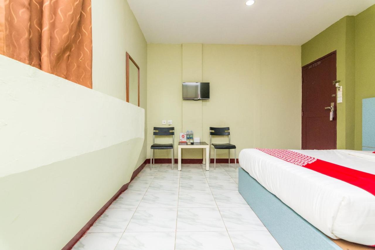 Vaccinated Staff - Oyo 1703 Terang Bintang Hotel Batam Eksteriør bilde